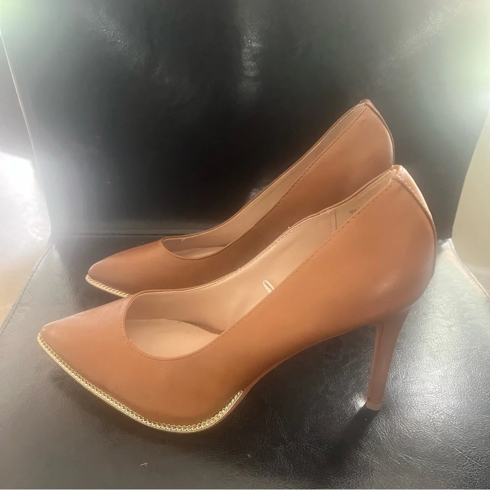 BCBGeneration Pumps - Picture 1 of 7